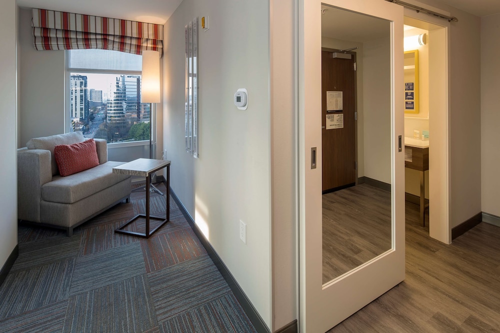 Hampton Inn and Suites Atlanta Midtown 34/53