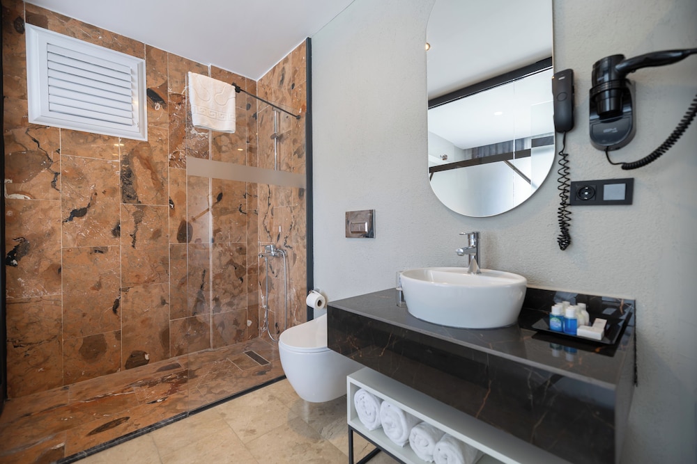 Roseira Mar Inn Luxury 54/55