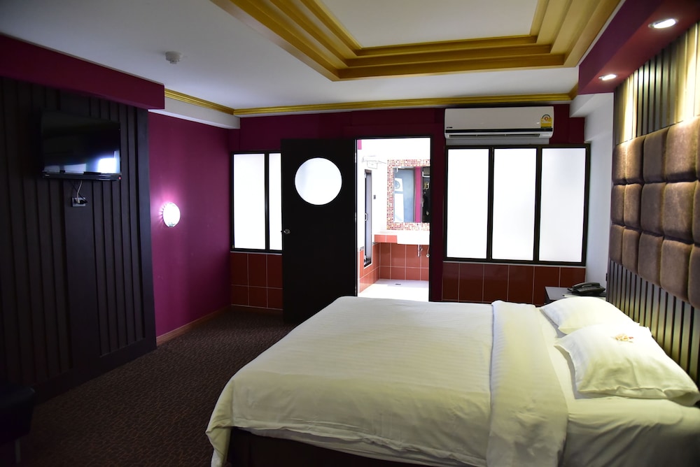 Grand Pink Hotel Hat Yai 2/49