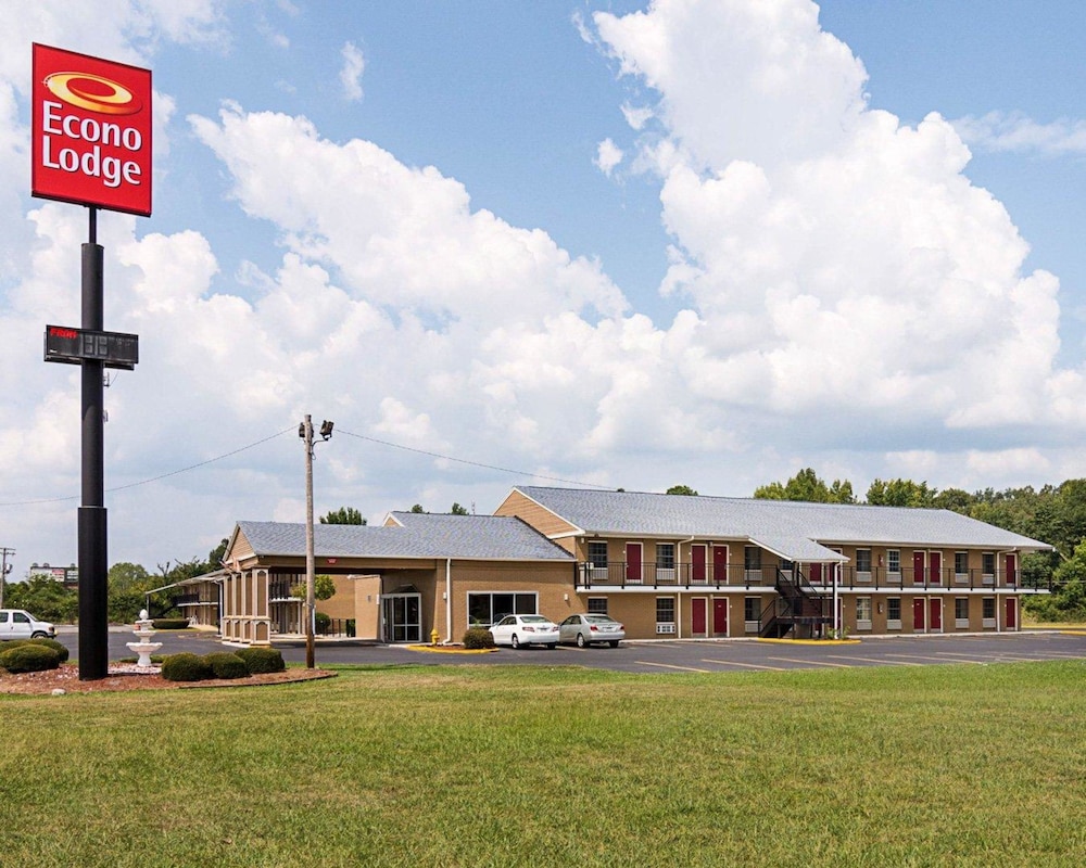 Econo Lodge Pine Bluff AR 8/35