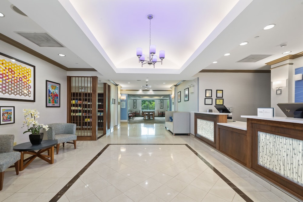 Holiday Inn Express Hotel & Suites Bethlehem 10/72