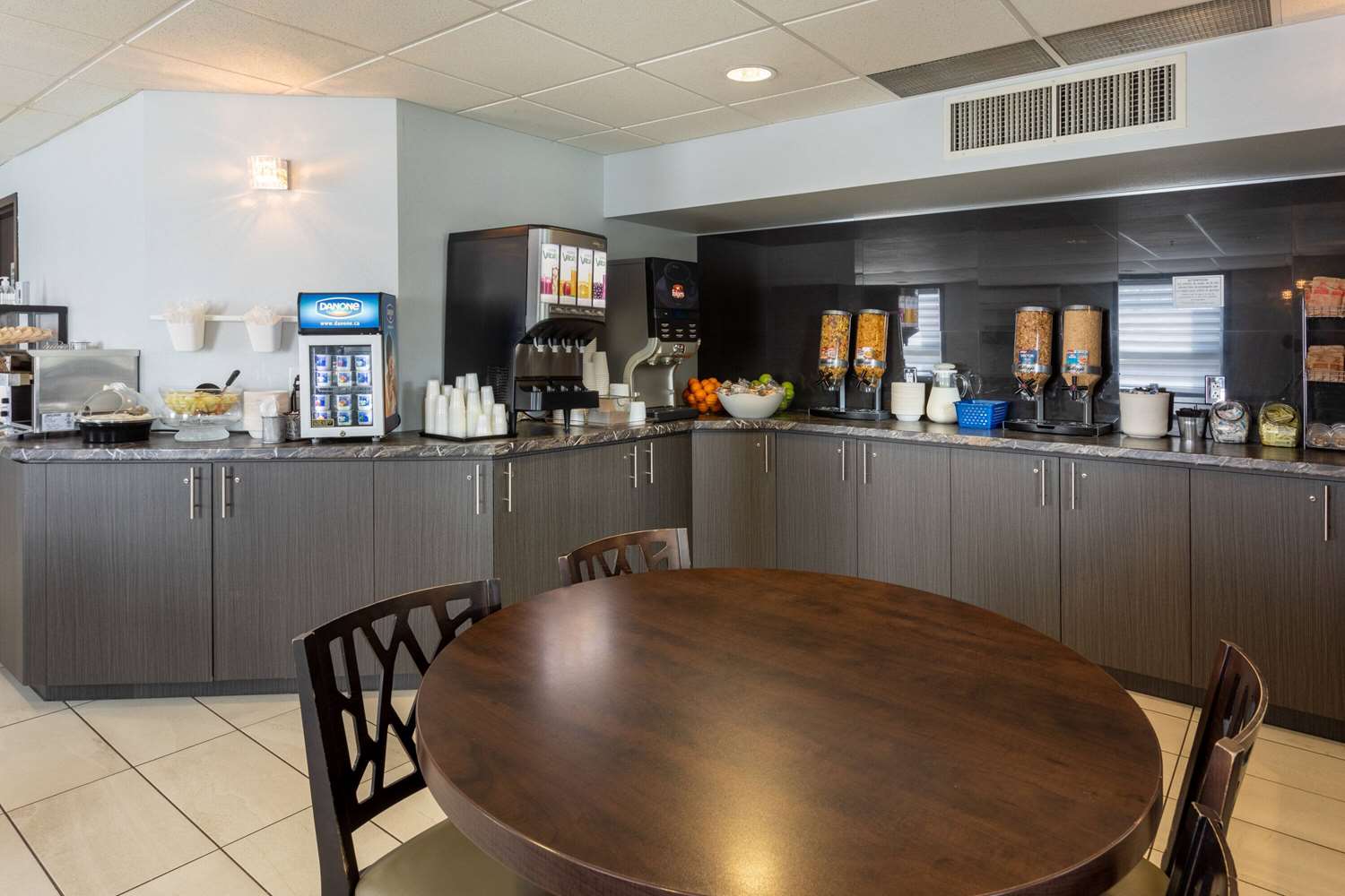 restaurant cafeteria