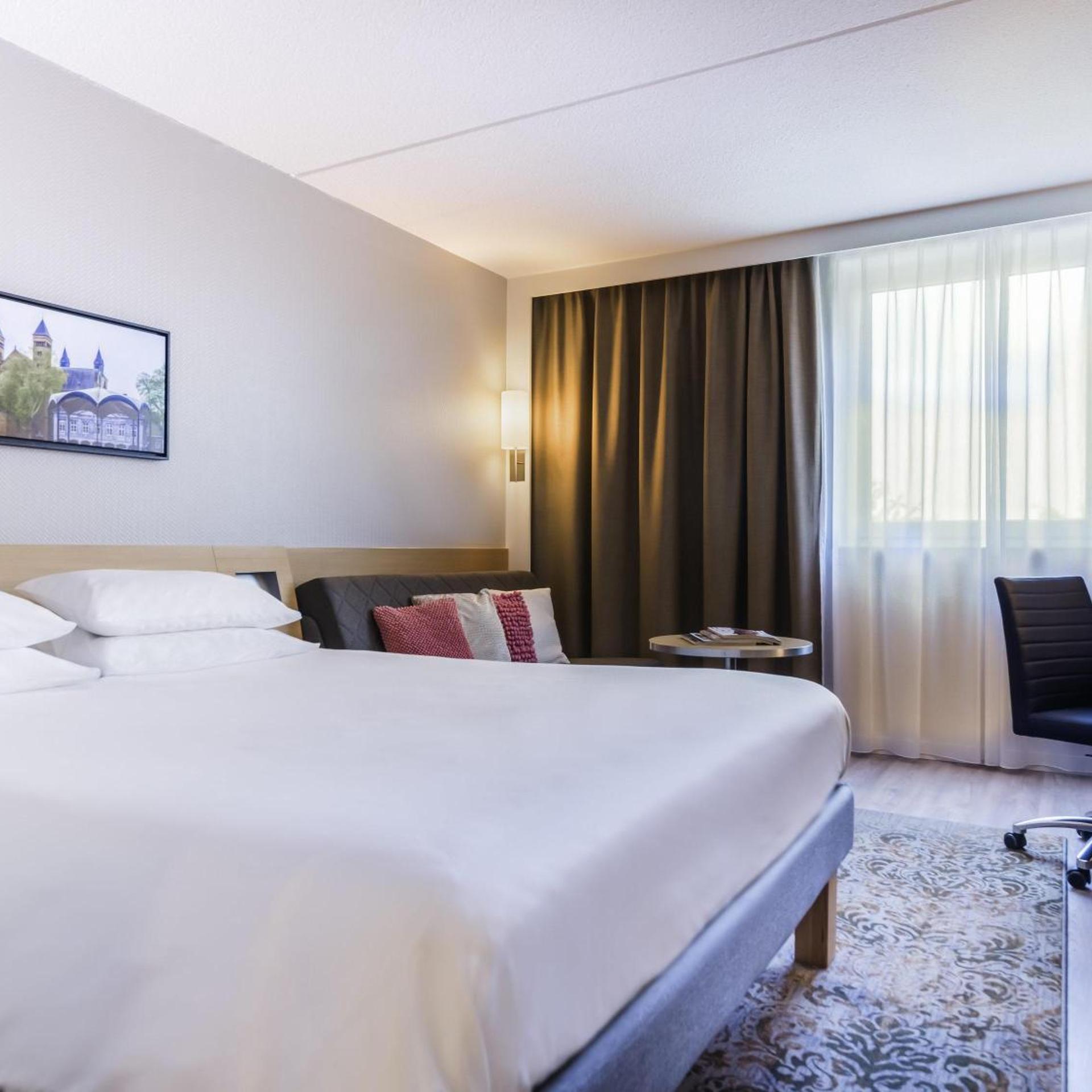 Deluxe, Double Bed, Garden Side