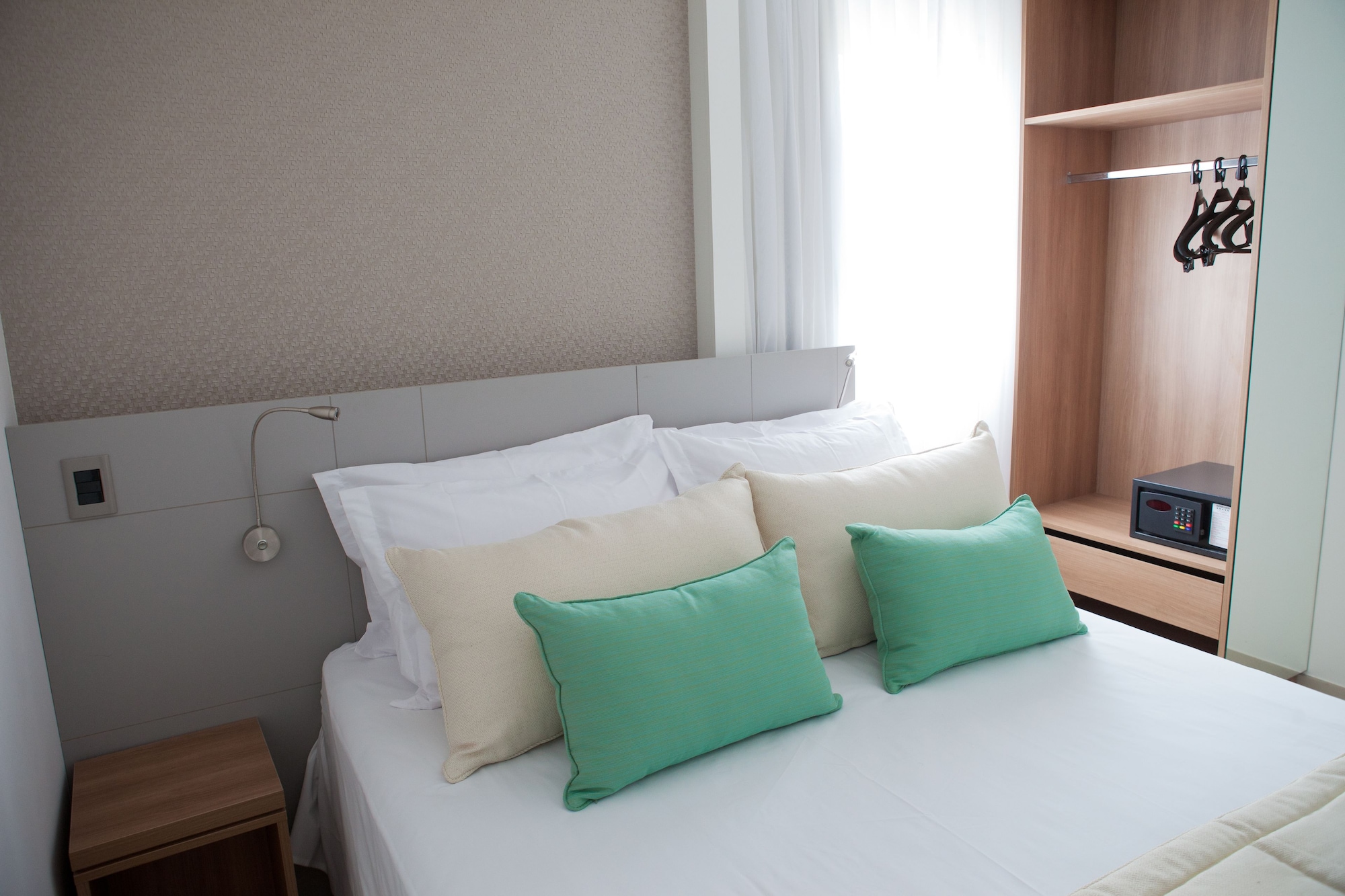 SUPERIOR, LUXURY, QUADRUPLE, TWIN BEDS, QUEEN BED
