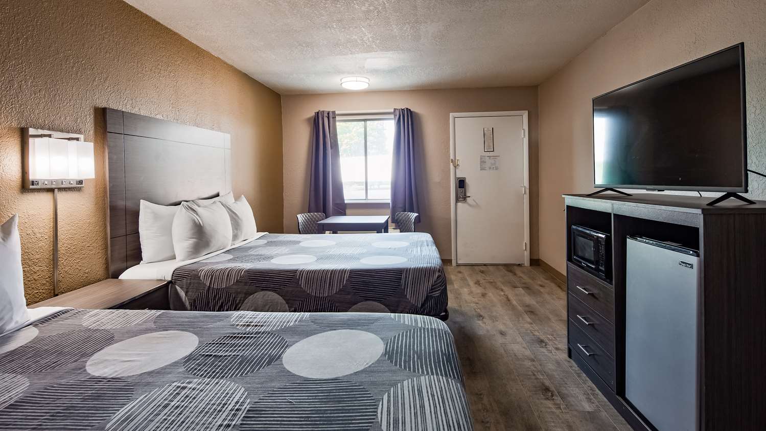 SureStay Hotel by Best Western Olathe 4/11