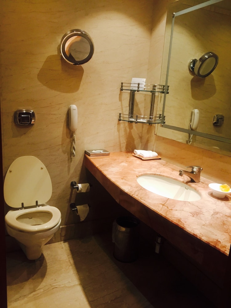 The Suryaa New Delhi 51/51