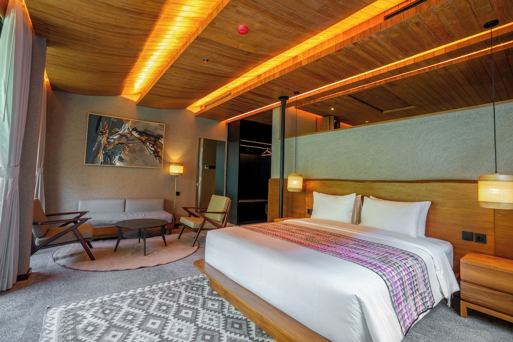 SUITE, DOUBLE BED
