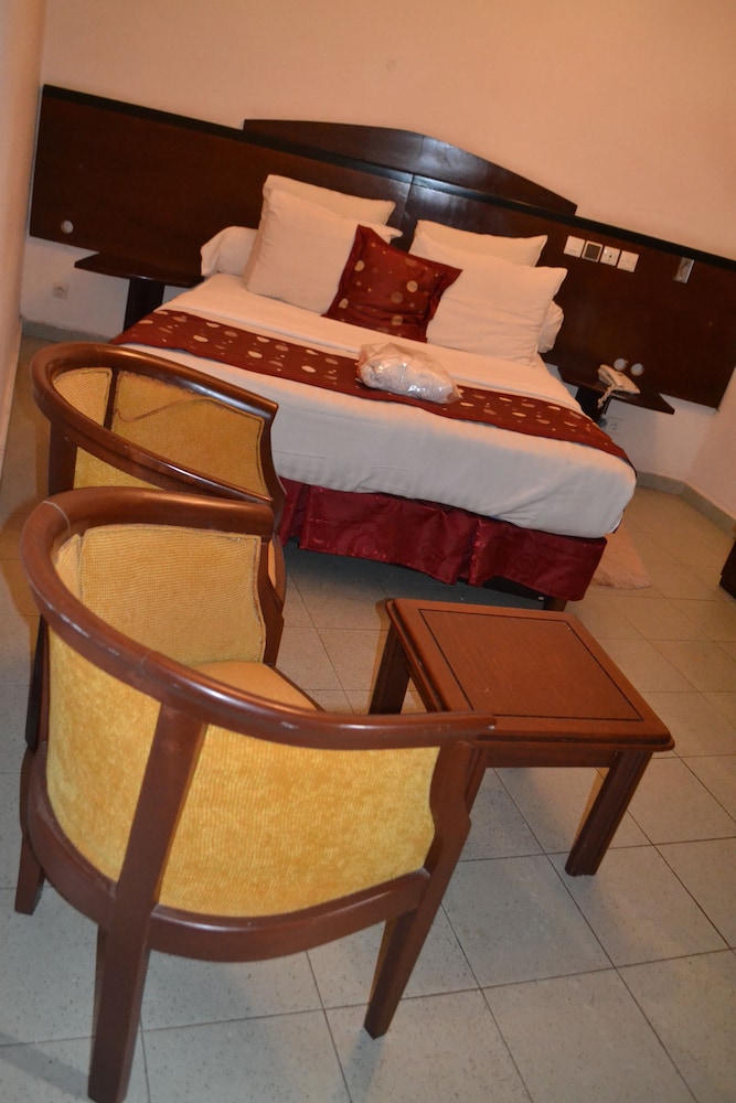 Le Luxtral Hotel 13/23