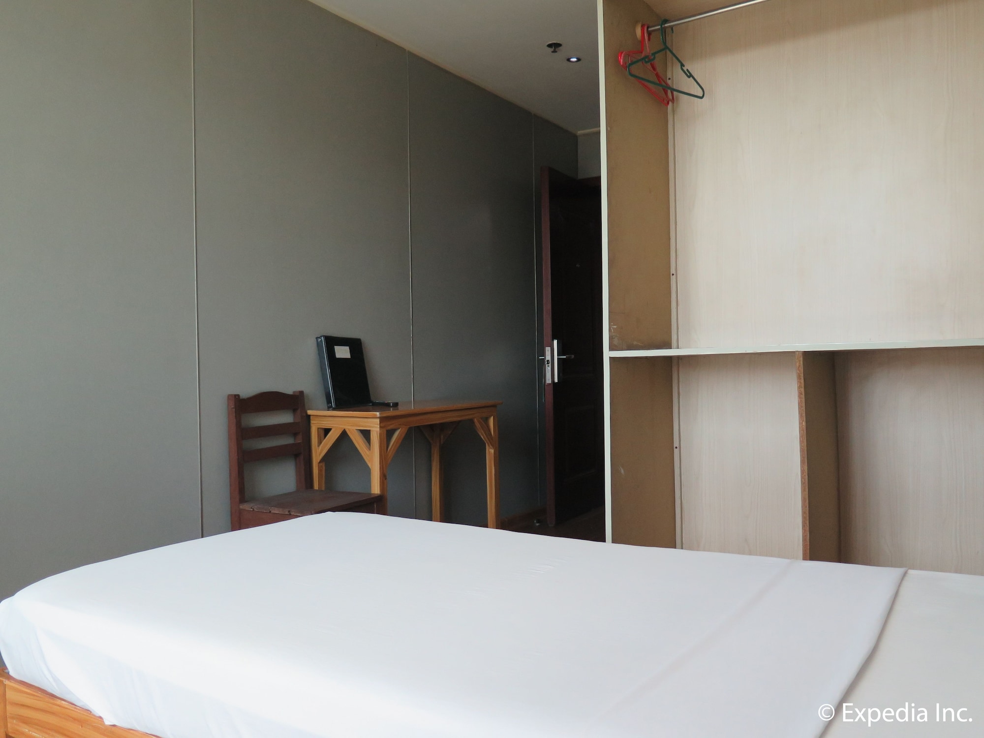 PREMIER, TWIN BEDS