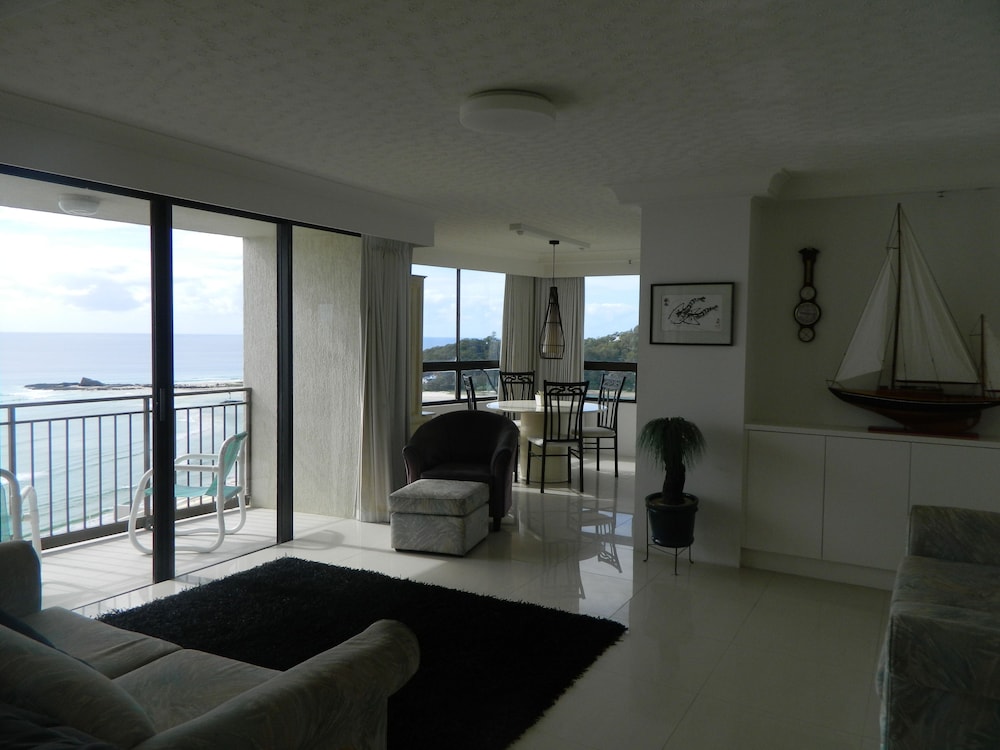 ROYAL PALM RESORT 46/80