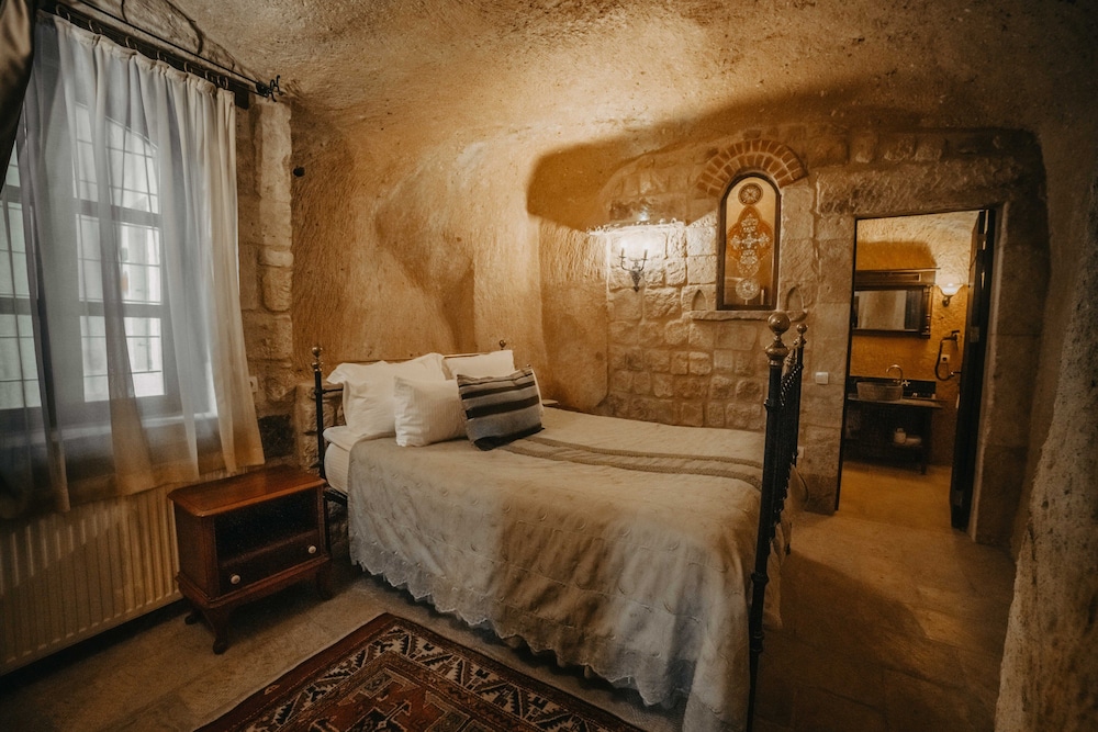 DELUXE, DOUBLE BED