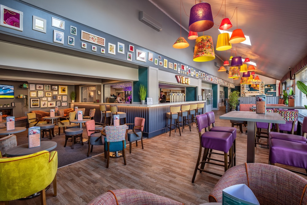 The Lodge Hotel 33/49