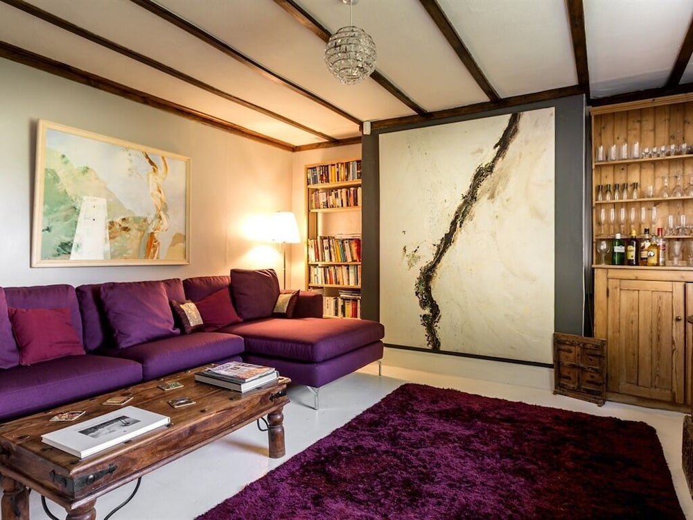 Worth House 41/66