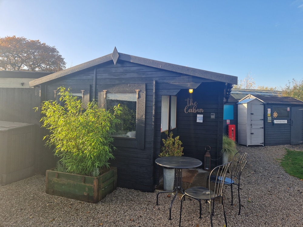 The Little Hide - Grown Up Glamping 38/50