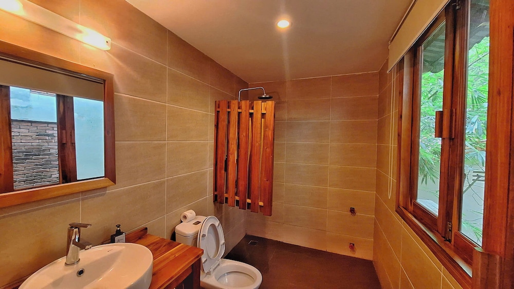 Ancarine Beach Resort 72/72