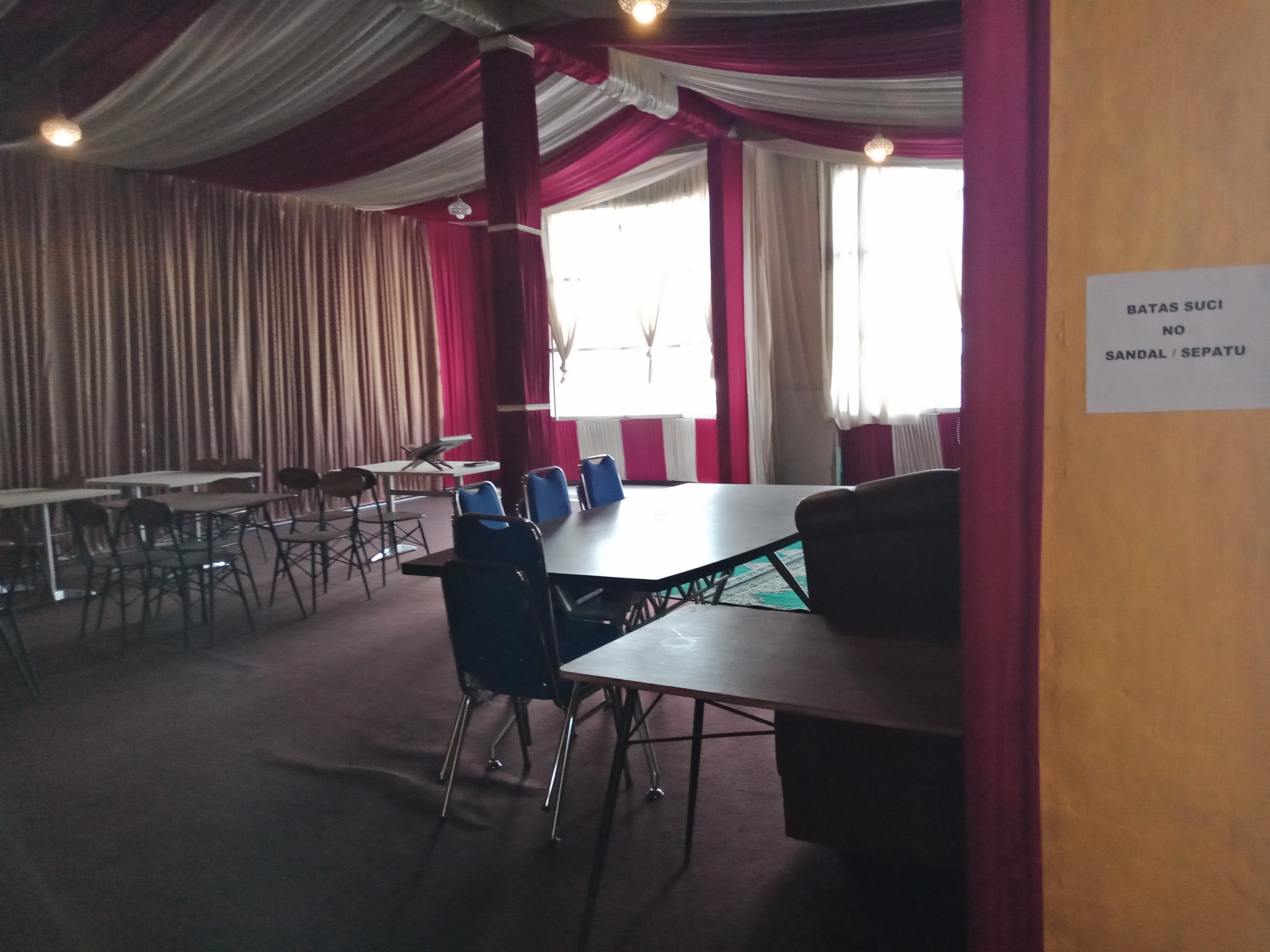 Z Suites Hotel 17/18