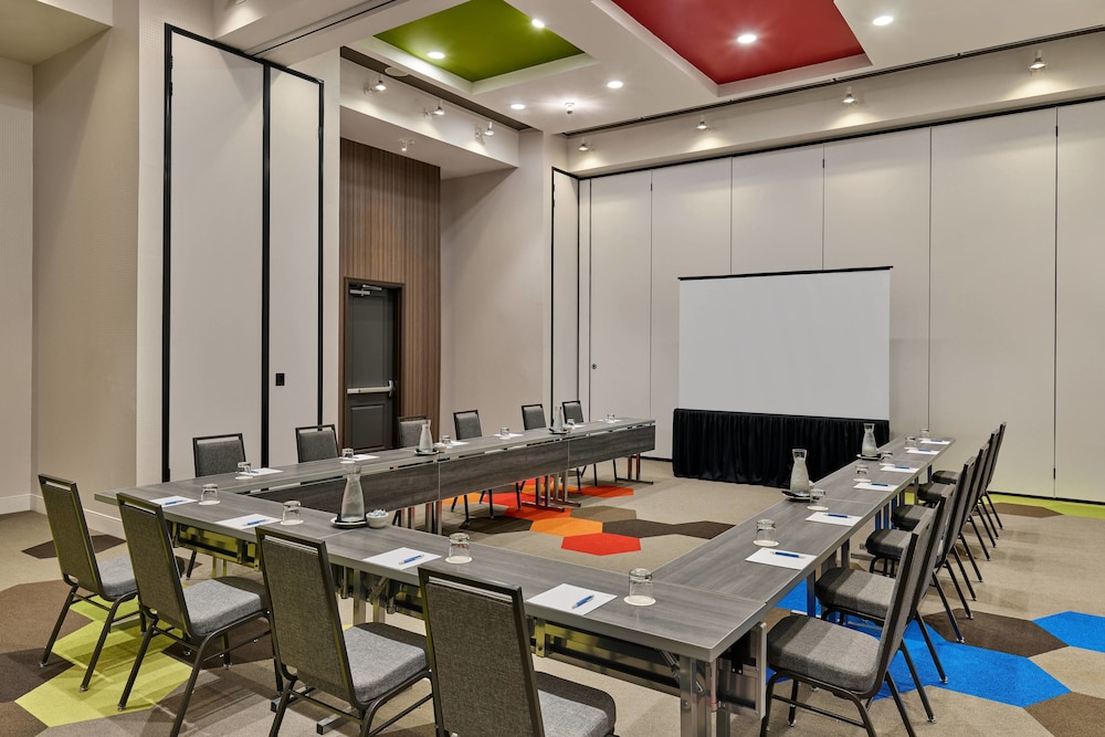 FOUR POINTS BY SHERATON DALLAS FORT WORTH AIRPORT NORTH 23/25