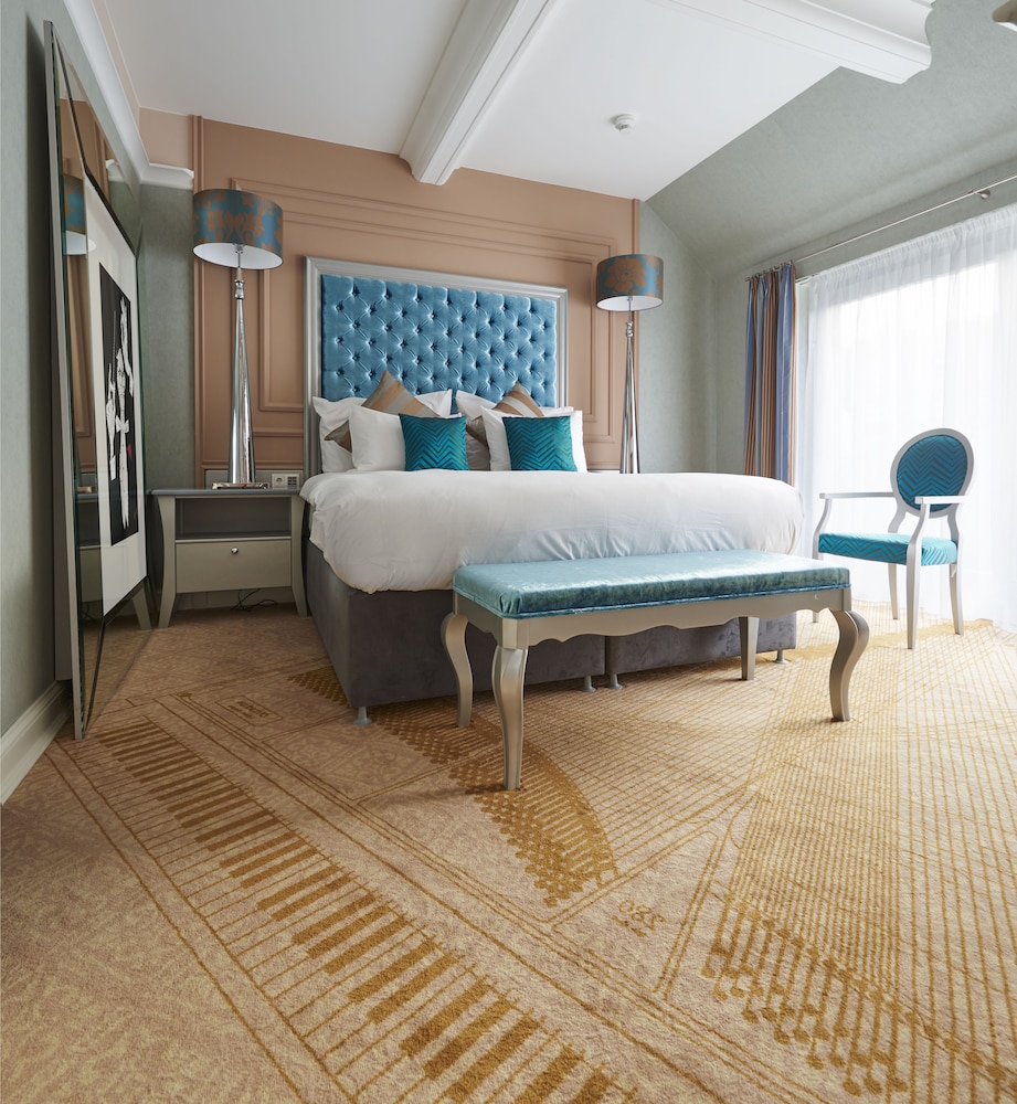 ROOM, KING BED, TERRACE