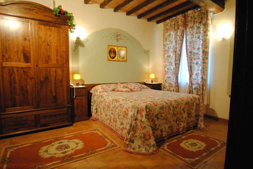 Albergo Torre Sangiovanni 3/75