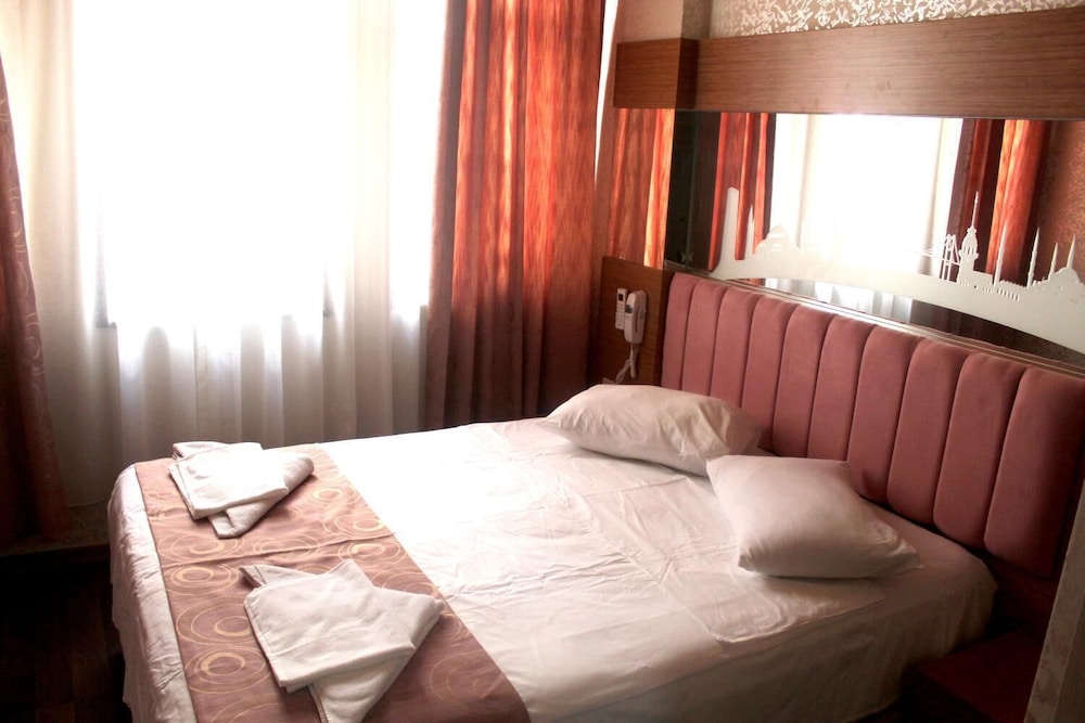 Megaron Hotel 29/62