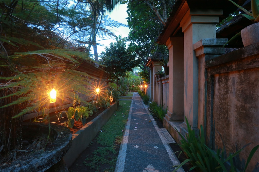 Warsas Garden Bungalows And Spa 26/37