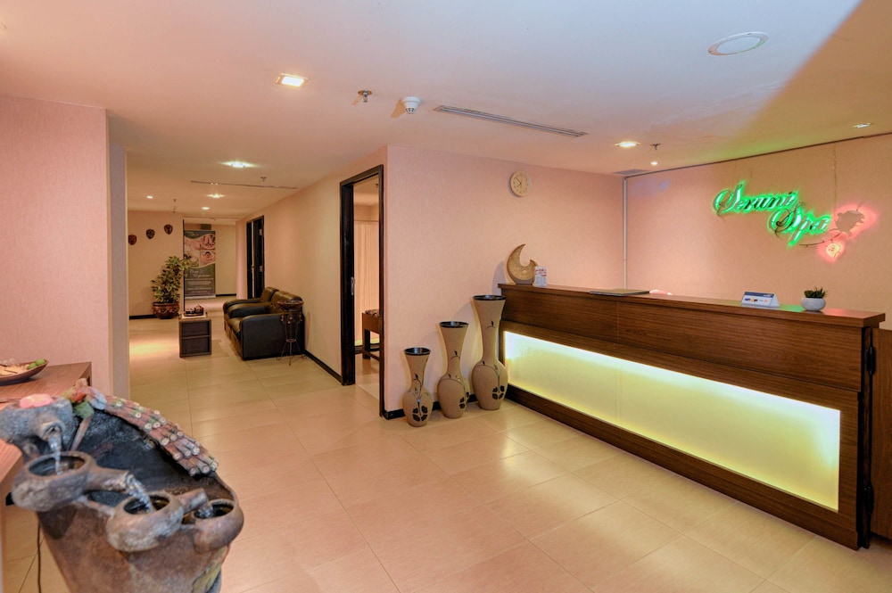 Gumaya Tower Hotel Semarang 6/73