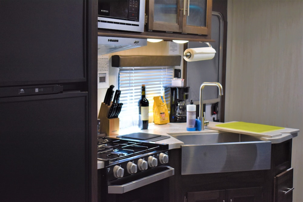Grand Canyon RV Glamping 60/81