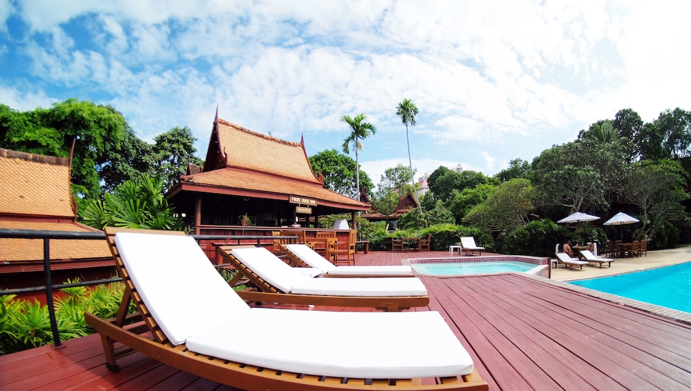 Sugar Hut Resort 23/74