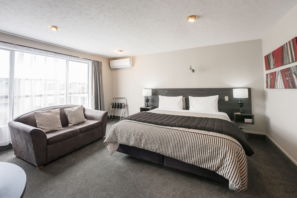 Strathern Motor Lodge 14/59