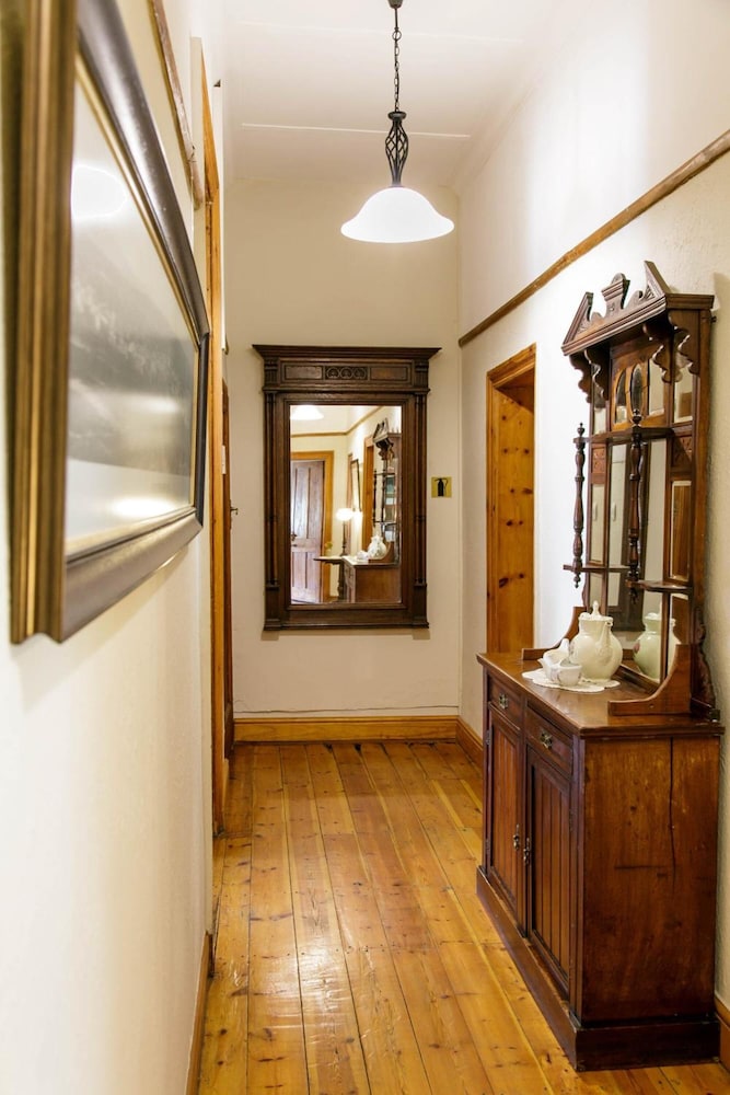 Oakdene Guest House 9/42