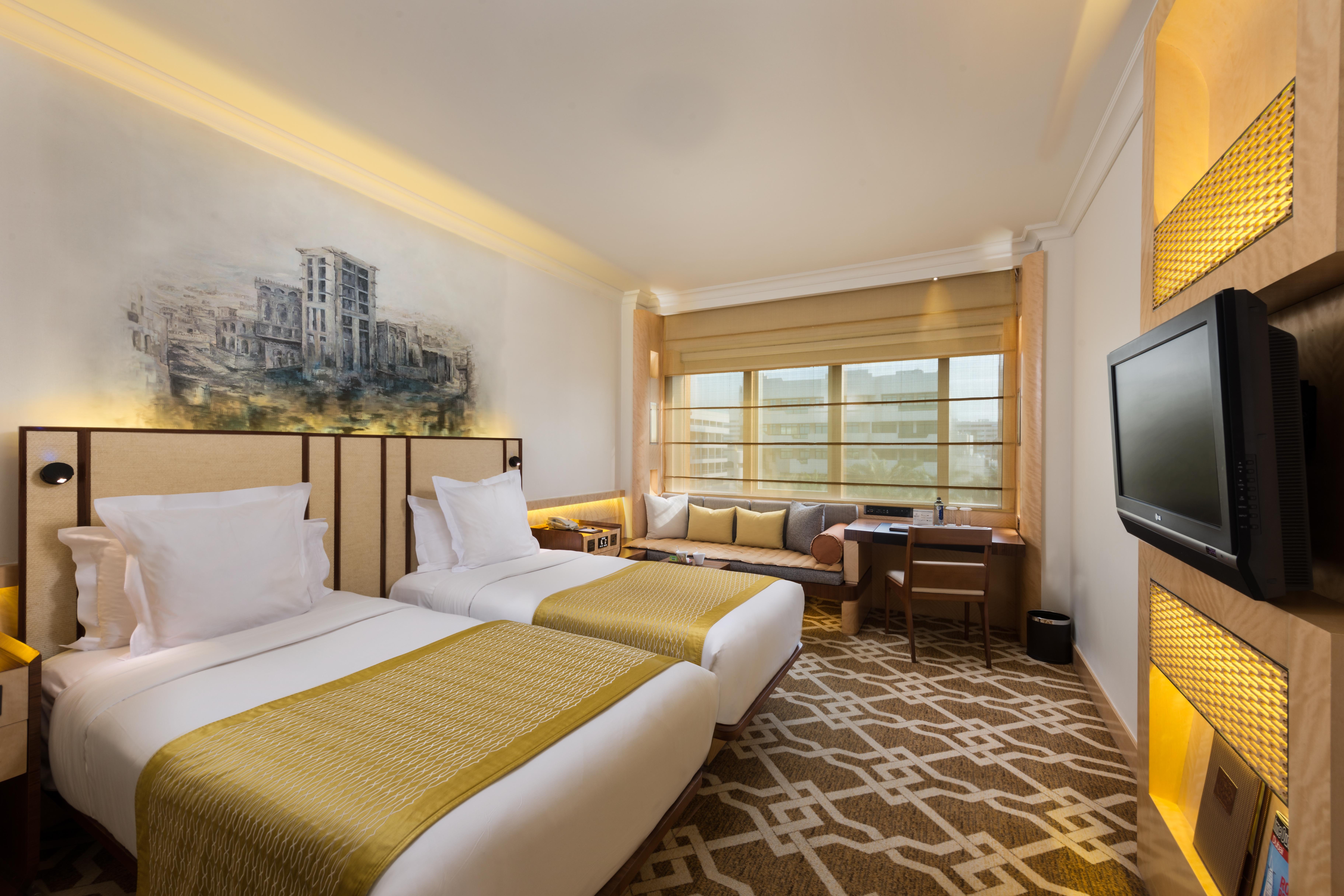 DELUXE, DOUBLE OR TWIN BED