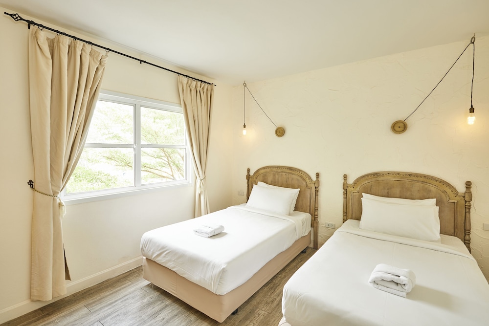 Talay Hotel & Villa 21/50