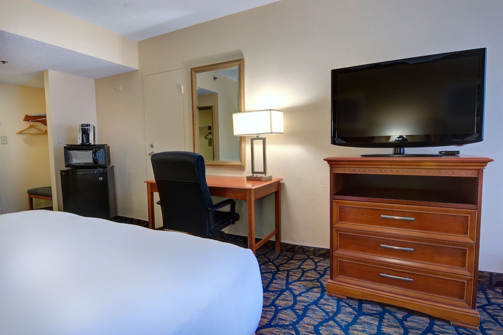 Holiday Inn Gainesville-University Ctr 15/65