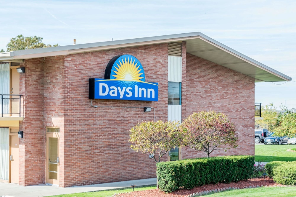 Days Inn by Wyndham Niles 1/24