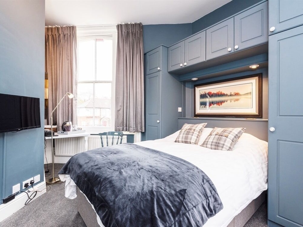 Summerfield Pub & Boutique Rooms 8/21
