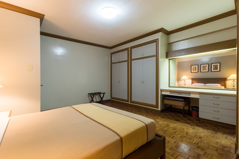 Tropicana Suites 38/74