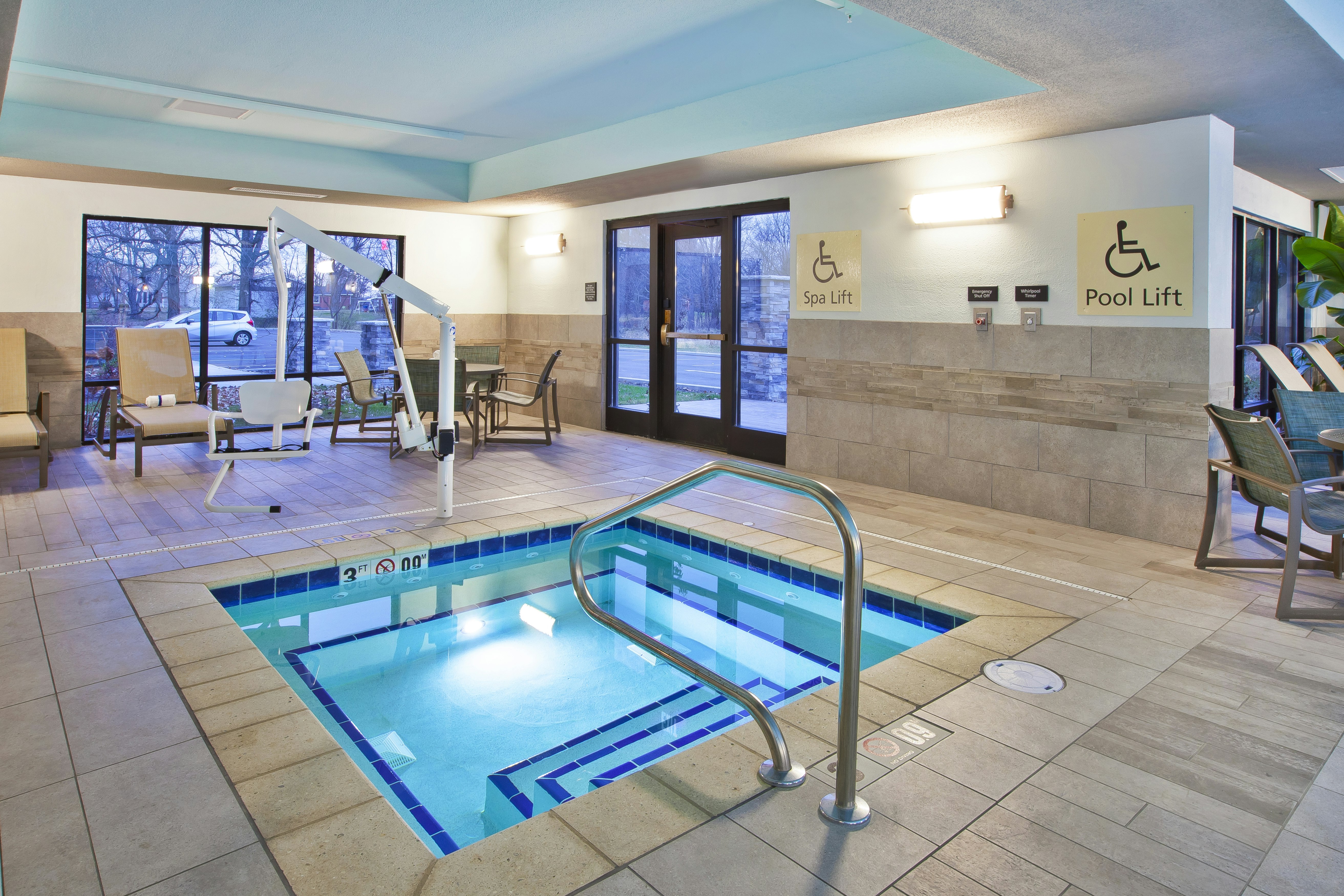 Hampton Inn & Suites Alliance 22/36