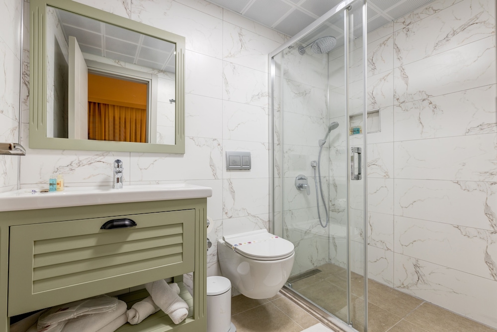 Hanedan Hotel 37/40