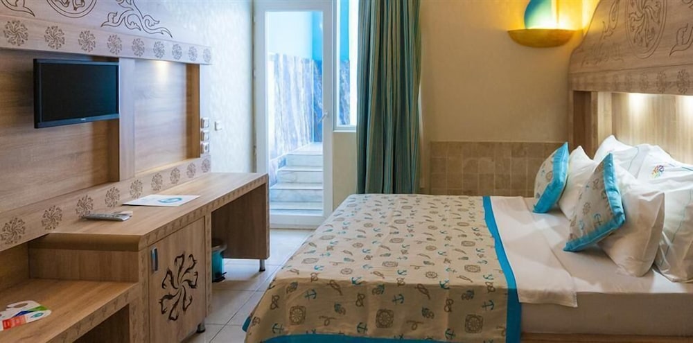 Miarosa Kemer Beach 25/73