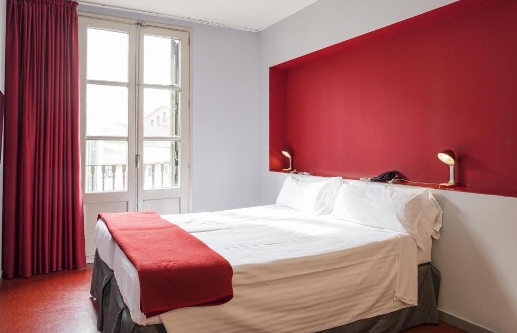 Room at Hotel Ciutat Vella, BARCELONA