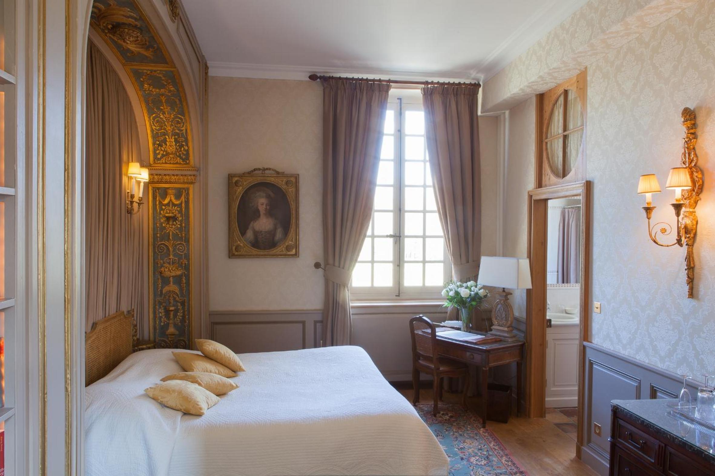 Chateau de Bourron 10/30