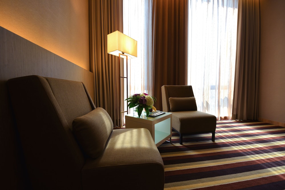 Grand Royal Hotel 23/33
