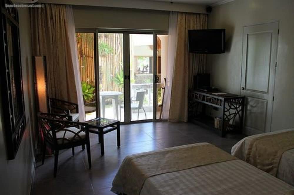 Linaw Beach Resort 43/73