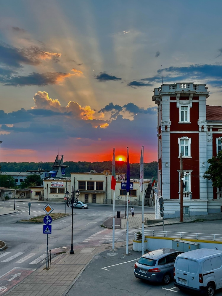 Anna Palace 28/50