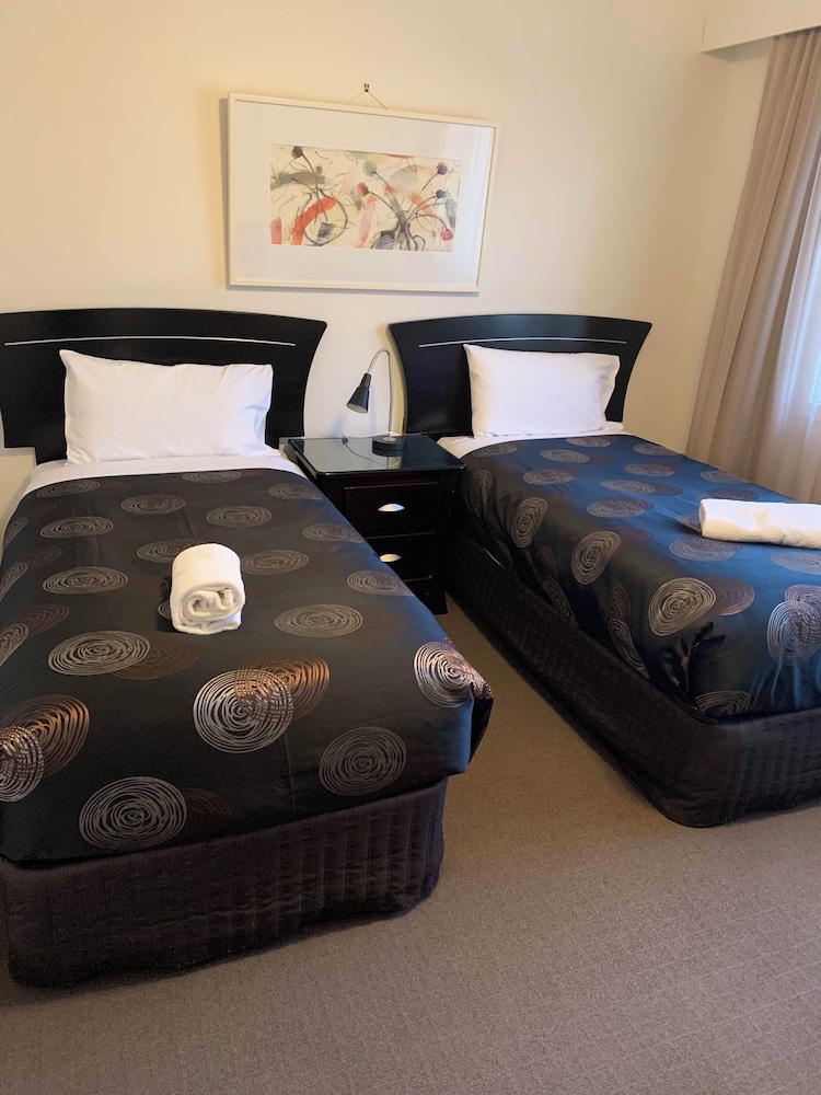 Port Campbell Parkview Motel Apartments 23/64