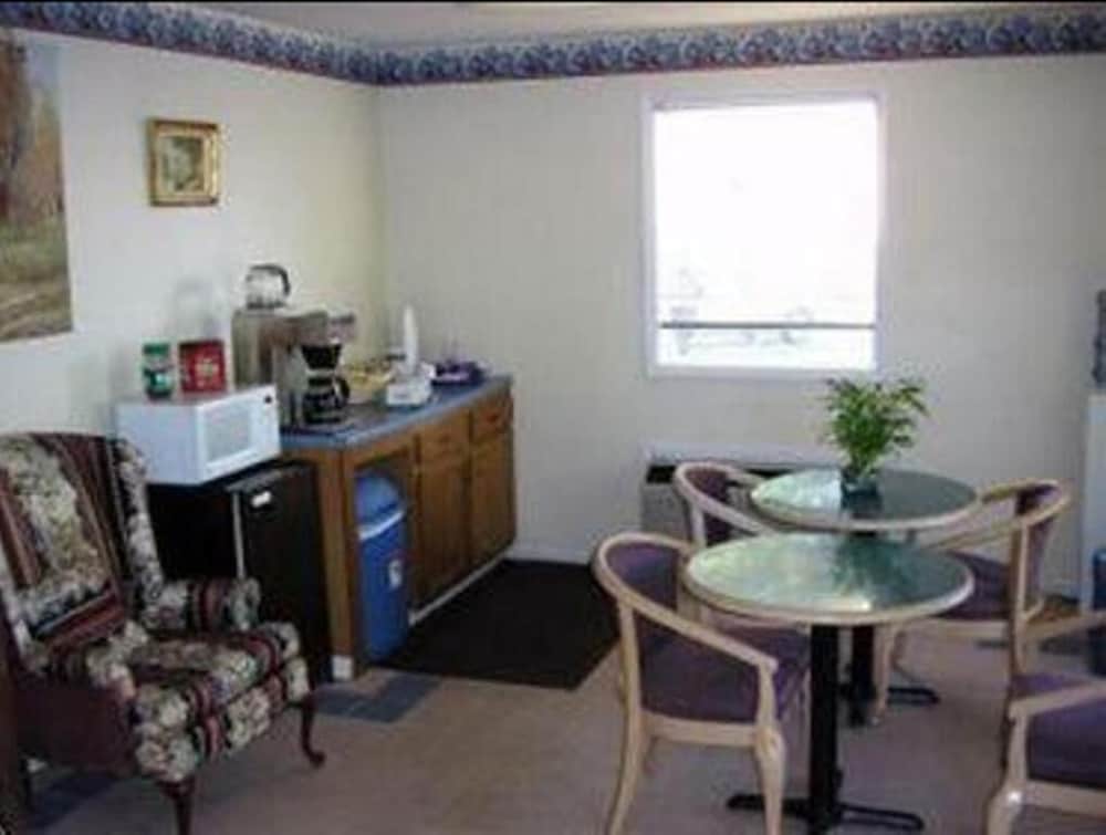 Americas Best Value Inn Loudon Lenoir City 8/11