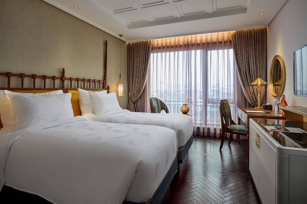 Peridot Grand Luxury Boutique Hotel 10/50