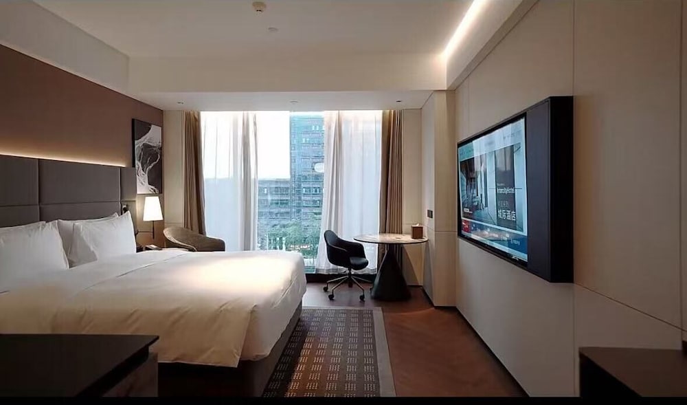 غرفة بزنس مفردة بسرير كينج، IntercityHotel Guangzhou South Station 3/4