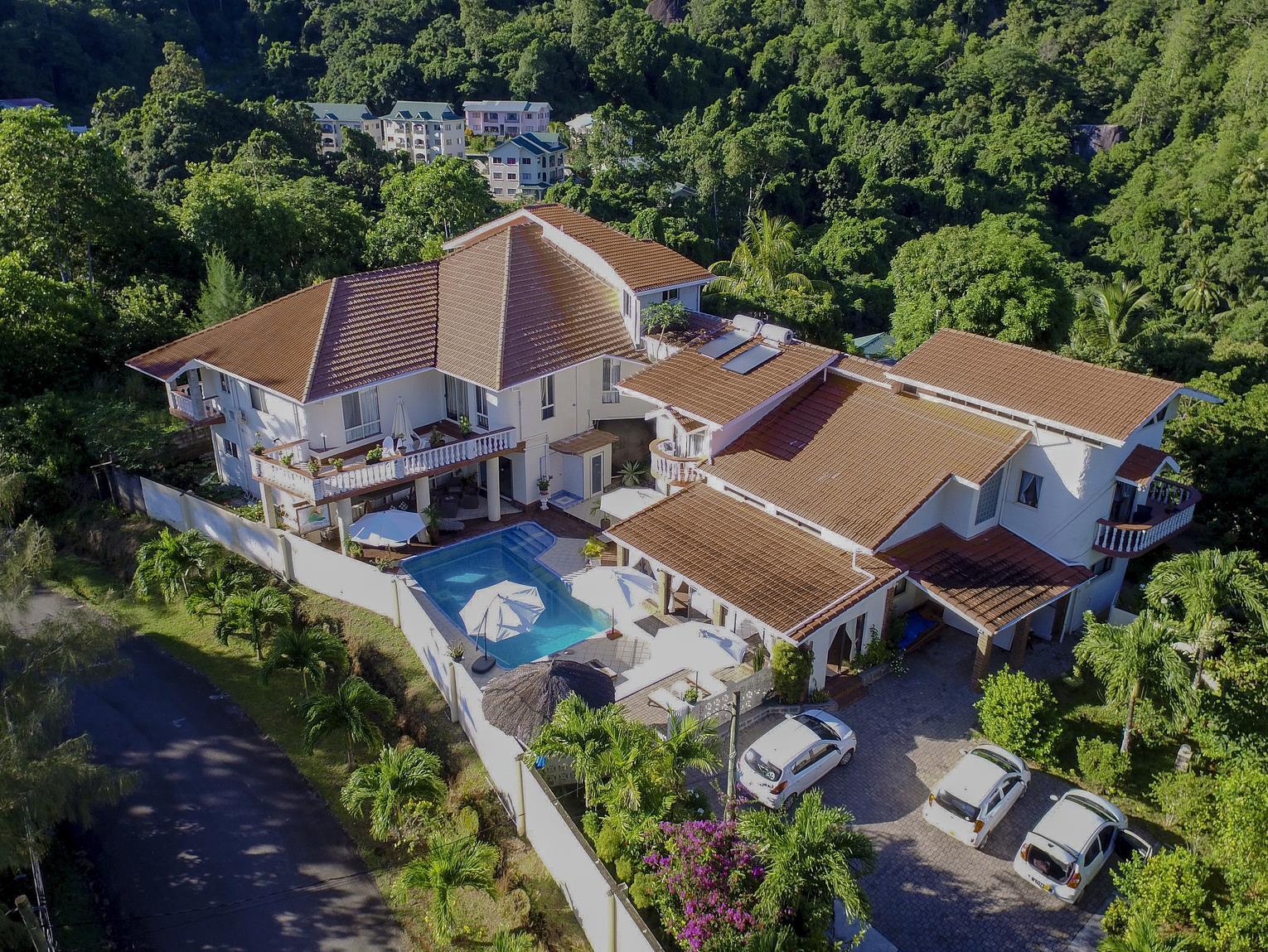 Carana Hilltop Villa 2/33