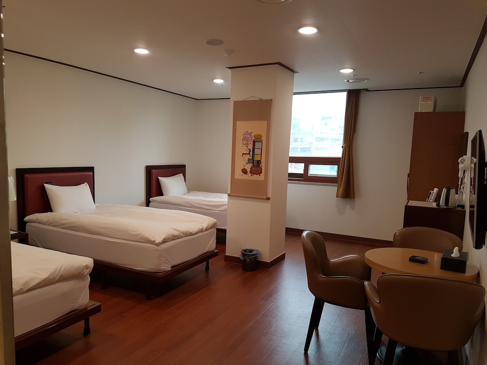Yeongbin Hotel Youngbin Hotel 11/33